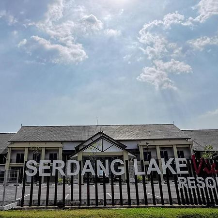 Serdang Lake View Resort Sungai Kechil エクステリア 写真
