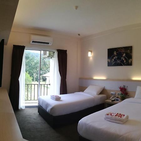 Serdang Lake View Resort Sungai Kechil エクステリア 写真