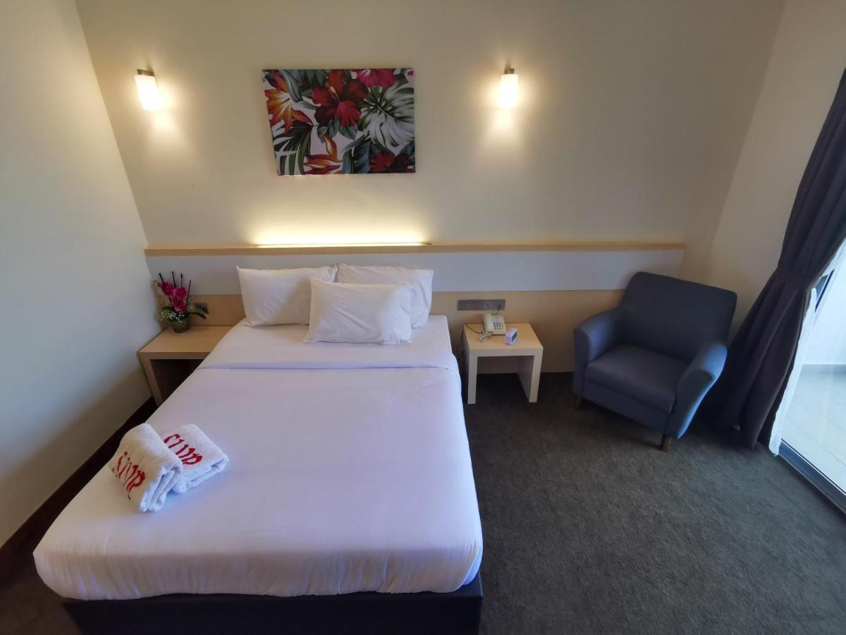 Serdang Lake View Resort Sungai Kechil エクステリア 写真