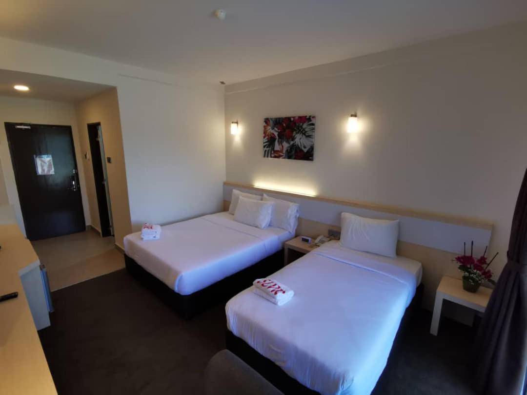 Serdang Lake View Resort Sungai Kechil エクステリア 写真