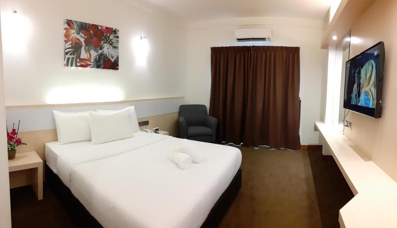 Serdang Lake View Resort Sungai Kechil エクステリア 写真
