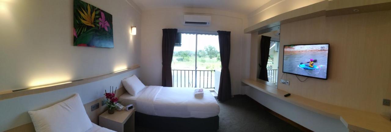 Serdang Lake View Resort Sungai Kechil エクステリア 写真